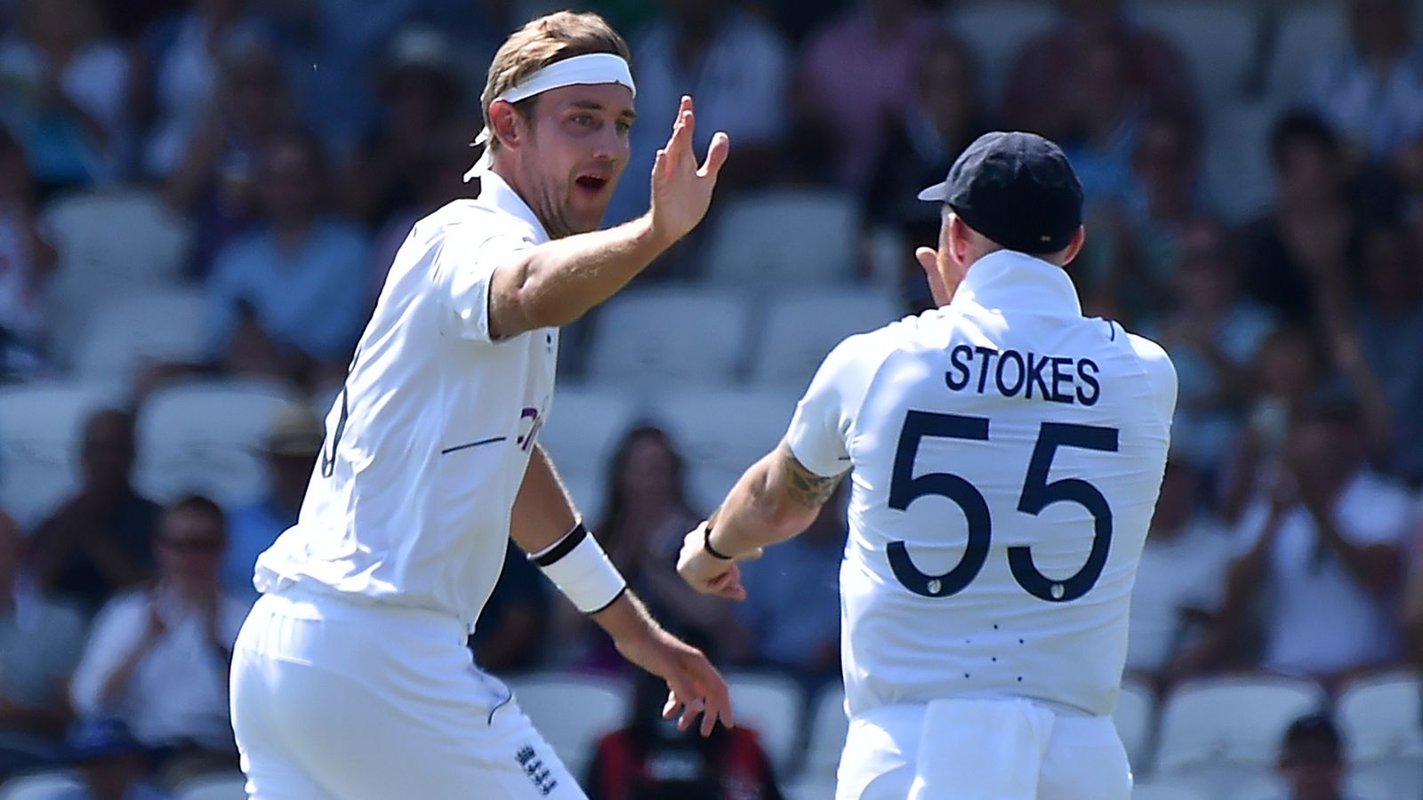 England remove New Zealand openers in first hour at Leeds LIVE!