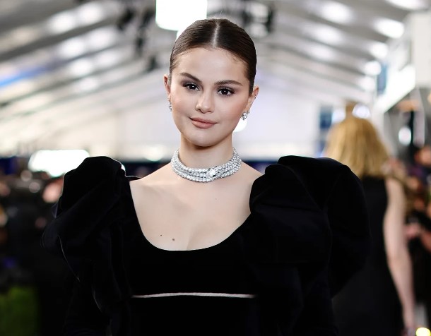 Selena Gomez and Her Stomach Are Not the Beacons of Body Positivity You're Turning Them