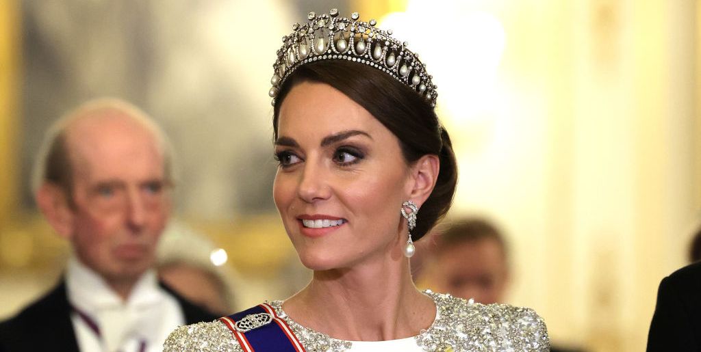 The Meaning Behind Every Piece in Kate Middleton's Banquet Look